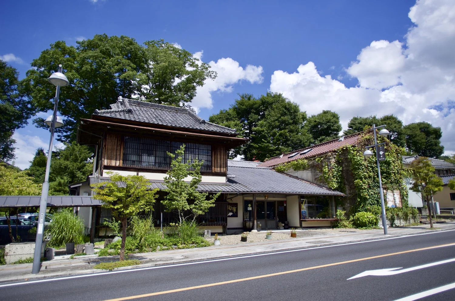 陶庫外観 — 大正期の建築を活かしたギャラリー